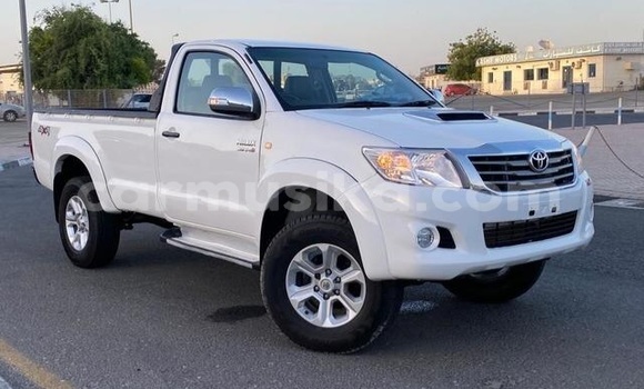 Acheter Occasion Voiture Toyota Hilux Blanc à Beitbridge, Matabeleland South Acheter Occasion Voiture Toyota Hilux Blanc à Beitbridge, Matabeleland South