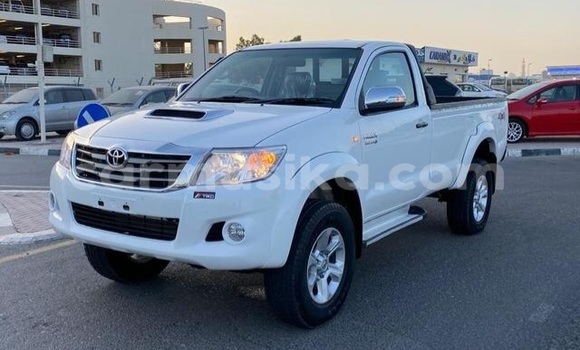 Acheter Occasion Voiture Toyota Hilux Blanc à Beitbridge, Matabeleland South Acheter Occasion Voiture Toyota Hilux Blanc à Beitbridge, Matabeleland South