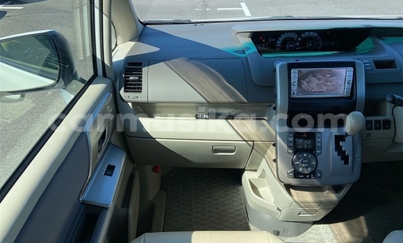 Acheter Occasion Voiture Toyota Noah Blanc à Beitbridge, Matabeleland South Acheter Occasion Voiture Toyota Noah Blanc à Beitbridge, Matabeleland South