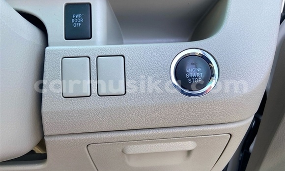 Acheter Occasion Voiture Toyota Noah Blanc à Beitbridge, Matabeleland South Acheter Occasion Voiture Toyota Noah Blanc à Beitbridge, Matabeleland South