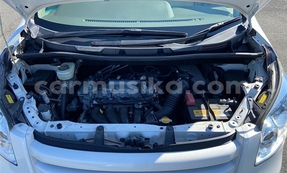 Acheter Occasion Voiture Toyota Noah Blanc à Beitbridge, Matabeleland South Acheter Occasion Voiture Toyota Noah Blanc à Beitbridge, Matabeleland South