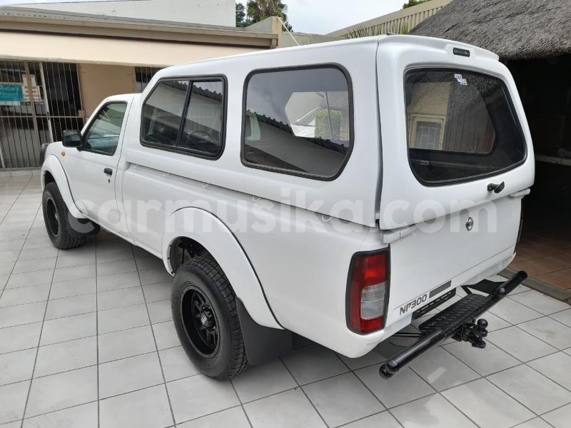 Big with watermark nissan hardbody matabeleland south beitbridge 34091