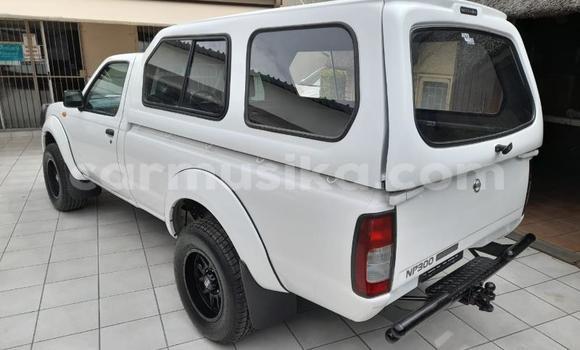 Nunua Ilio tumika Nissan Hardbody Nyeupe Gari ndani ya Beitbridge nchini Matabeleland Kusini Nunua Ilio tumika Nissan Hardbody Nyeupe Gari ndani ya Beitbridge nchini Matabeleland Kusini
