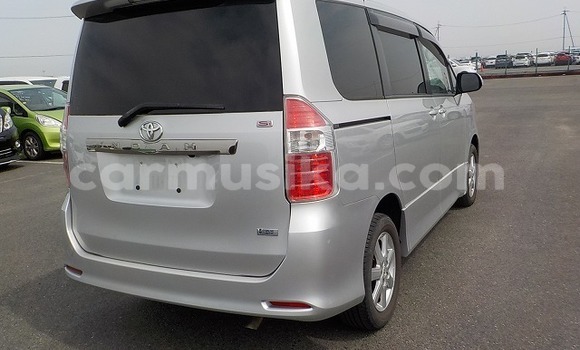 Tenga Tsaru Toyota Noah Sirivha Mota in Beitbridge in Matabeleland South Tenga Tsaru Toyota Noah Sirivha Mota in Beitbridge in Matabeleland South