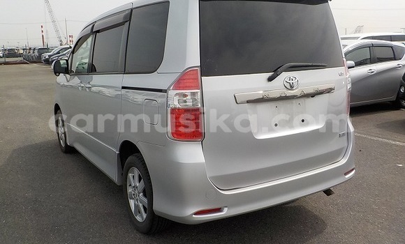 Tenga Tsaru Toyota Noah Sirivha Mota in Beitbridge in Matabeleland South Tenga Tsaru Toyota Noah Sirivha Mota in Beitbridge in Matabeleland South