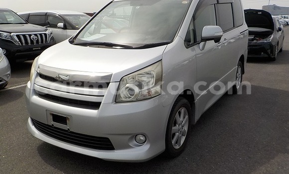 Tenga Tsaru Toyota Noah Sirivha Mota in Beitbridge in Matabeleland South Tenga Tsaru Toyota Noah Sirivha Mota in Beitbridge in Matabeleland South