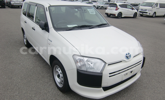 Nunua Ilio tumika Toyota Probox Nyeupe Gari ndani ya Beitbridge nchini Matabeleland Kusini