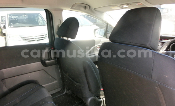 Nunua Ilio tumika Mazda Mazda Premacy Nyeupe Gari ndani ya Beitbridge nchini Matabeleland Kusini Nunua Ilio tumika Mazda Mazda Premacy Nyeupe Gari ndani ya Beitbridge nchini Matabeleland Kusini