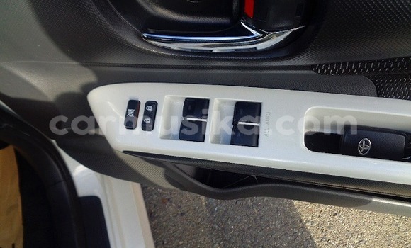 Buy Used Toyota Wish White Car in Beitbridge in Matabeleland South Buy Used Toyota Wish White Car in Beitbridge in Matabeleland South