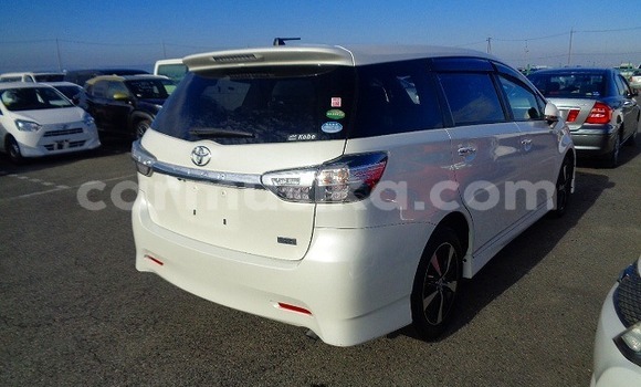 Buy Used Toyota Wish White Car in Beitbridge in Matabeleland South Buy Used Toyota Wish White Car in Beitbridge in Matabeleland South