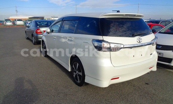 Buy Used Toyota Wish White Car in Beitbridge in Matabeleland South Buy Used Toyota Wish White Car in Beitbridge in Matabeleland South