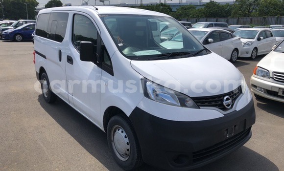 Tenga Tsaru Nissan NV200 Chena Mota in Beitbridge in Matabeleland South