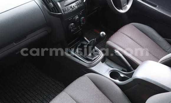 Nunua Ilio tumika Isuzu D–MAX Nyeupe Gari ndani ya Beitbridge nchini Matabeleland Kusini Nunua Ilio tumika Isuzu D–MAX Nyeupe Gari ndani ya Beitbridge nchini Matabeleland Kusini