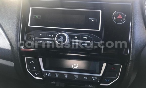 Acheter Occasion Voiture Honda BR-V Blanc à Beitbridge, Matabeleland South Acheter Occasion Voiture Honda BR-V Blanc à Beitbridge, Matabeleland South