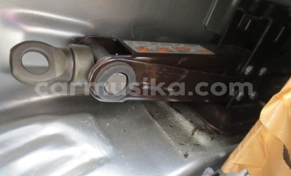 Acheter Occasion Voiture Toyota Noah Gris à Beitbridge, Matabeleland South Acheter Occasion Voiture Toyota Noah Gris à Beitbridge, Matabeleland South