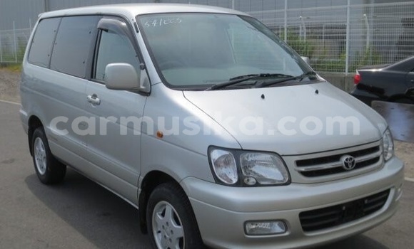 Acheter Occasion Voiture Toyota Noah Gris à Beitbridge, Matabeleland South Acheter Occasion Voiture Toyota Noah Gris à Beitbridge, Matabeleland South