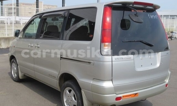 Acheter Occasion Voiture Toyota Noah Gris à Beitbridge, Matabeleland South Acheter Occasion Voiture Toyota Noah Gris à Beitbridge, Matabeleland South