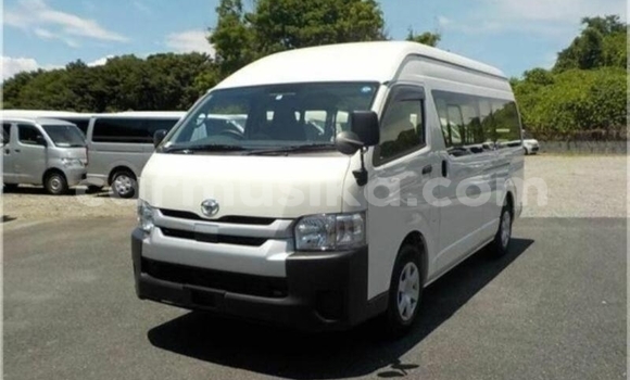 Nunua Ilio tumika Toyota Hiace Nyeupe Gari ndani ya Beitbridge nchini Matabeleland Kusini
