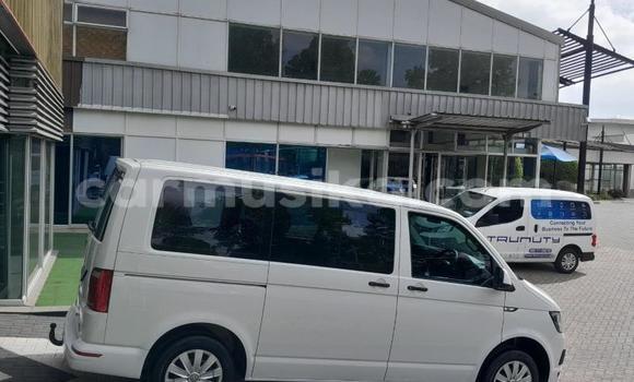 Tenga Tsaru Volkswagen Caravelle Chena Mota in Beitbridge in Matabeleland South Tenga Tsaru Volkswagen Caravelle Chena Mota in Beitbridge in Matabeleland South