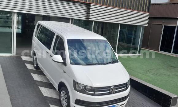 Tenga Tsaru Volkswagen Caravelle Chena Mota in Beitbridge in Matabeleland South Tenga Tsaru Volkswagen Caravelle Chena Mota in Beitbridge in Matabeleland South