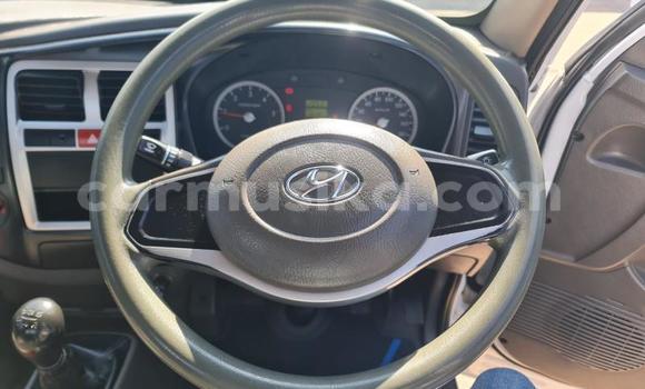 Acheter Occasion Voiture Hyundai H1 Blanc à Beitbridge, Matabeleland South Acheter Occasion Voiture Hyundai H1 Blanc à Beitbridge, Matabeleland South