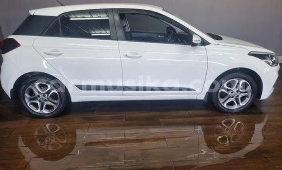 Acheter Occasion Voiture Hyundai i20 Blanc à Beitbridge, Matabeleland South Acheter Occasion Voiture Hyundai i20 Blanc à Beitbridge, Matabeleland South