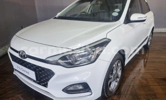 Acheter Occasion Voiture Hyundai i20 Blanc à Beitbridge, Matabeleland South Acheter Occasion Voiture Hyundai i20 Blanc à Beitbridge, Matabeleland South