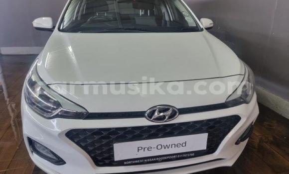 Acheter Occasion Voiture Hyundai i20 Blanc à Beitbridge, Matabeleland South Acheter Occasion Voiture Hyundai i20 Blanc à Beitbridge, Matabeleland South