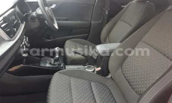 Nunua Ilio tumika Kia Rio Nyekundu Gari ndani ya Beitbridge nchini Matabeleland Kusini Nunua Ilio tumika Kia Rio Nyekundu Gari ndani ya Beitbridge nchini Matabeleland Kusini