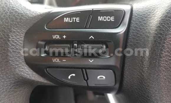 Nunua Ilio tumika Kia Rio Nyekundu Gari ndani ya Beitbridge nchini Matabeleland Kusini Nunua Ilio tumika Kia Rio Nyekundu Gari ndani ya Beitbridge nchini Matabeleland Kusini