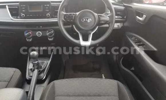 Nunua Ilio tumika Kia Rio Nyekundu Gari ndani ya Beitbridge nchini Matabeleland Kusini Nunua Ilio tumika Kia Rio Nyekundu Gari ndani ya Beitbridge nchini Matabeleland Kusini