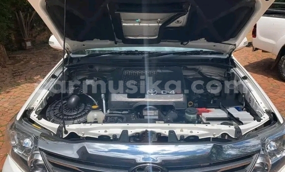Nunua Ilio tumika Toyota Fortuner Nyeupe Gari ndani ya Beitbridge nchini Matabeleland Kusini Nunua Ilio tumika Toyota Fortuner Nyeupe Gari ndani ya Beitbridge nchini Matabeleland Kusini