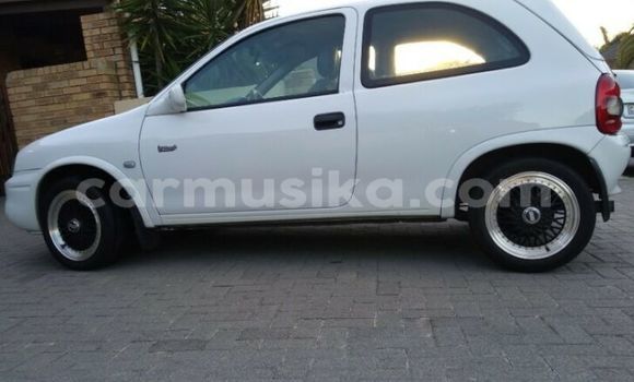 Nunua Ilio tumika Opel Corsa Nyeupe Gari ndani ya Beitbridge nchini Matabeleland Kusini