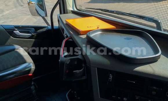 Acheter Occasion Voiture Volvo 480 Blanc à Beitbridge, Matabeleland South Acheter Occasion Voiture Volvo 480 Blanc à Beitbridge, Matabeleland South