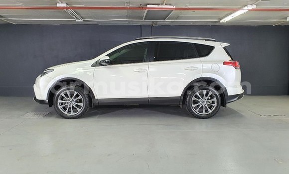 Buy Used Toyota RAV4 White Car in Beitbridge in Matabeleland South Buy Used Toyota RAV4 White Car in Beitbridge in Matabeleland South