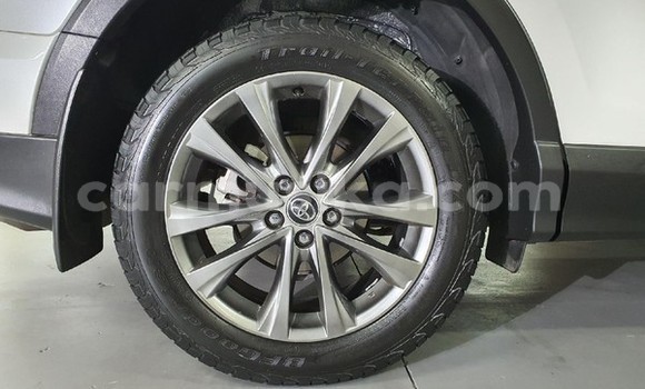 Acheter Occasion Voiture Toyota RAV4 Blanc à Beitbridge, Matabeleland South Acheter Occasion Voiture Toyota RAV4 Blanc à Beitbridge, Matabeleland South