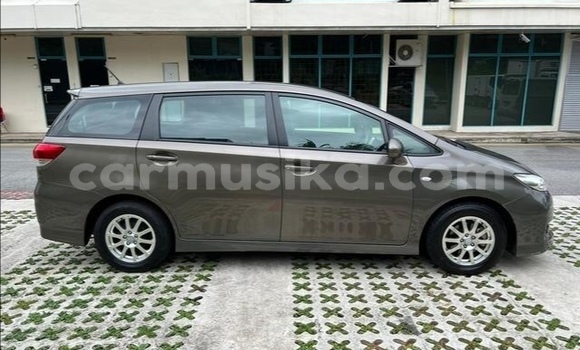 Tenga Tsaru Toyota Wish Bhurawuni Mota in Beitbridge in Matabeleland South Tenga Tsaru Toyota Wish Bhurawuni Mota in Beitbridge in Matabeleland South