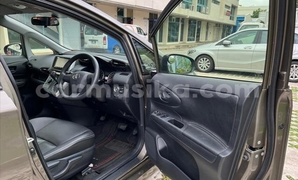 Tenga Tsaru Toyota Wish Bhurawuni Mota in Beitbridge in Matabeleland South Tenga Tsaru Toyota Wish Bhurawuni Mota in Beitbridge in Matabeleland South