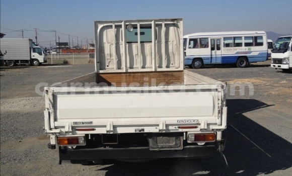 Tenga Tsaru Toyota Dyna Chena Mota in Beitbridge in Matabeleland South Tenga Tsaru Toyota Dyna Chena Mota in Beitbridge in Matabeleland South