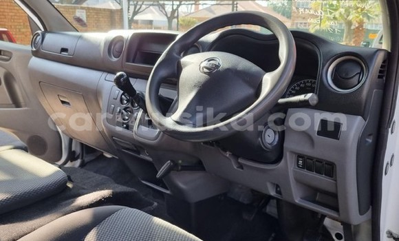 Tenga Tsaru Nissan Nv350 Chena Mota in Beitbridge in Matabeleland South Tenga Tsaru Nissan Nv350 Chena Mota in Beitbridge in Matabeleland South