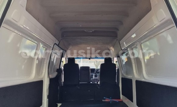 Tenga Tsaru Nissan Nv350 Chena Mota in Beitbridge in Matabeleland South Tenga Tsaru Nissan Nv350 Chena Mota in Beitbridge in Matabeleland South