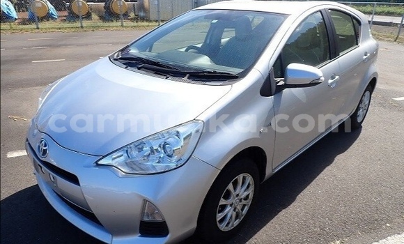 Nunua Ilio tumika Toyota Vitz Fedha Gari ndani ya Beitbridge nchini Matabeleland Kusini