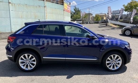 Acheter Occasion Voiture Volkswagen T-Roc Bleu à Harare, Harare Acheter Occasion Voiture Volkswagen T-Roc Bleu à Harare, Harare