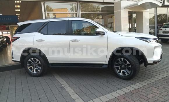 Acheter Occasion Voiture Toyota Hilux Blanc à Harare, Harare Acheter Occasion Voiture Toyota Hilux Blanc à Harare, Harare