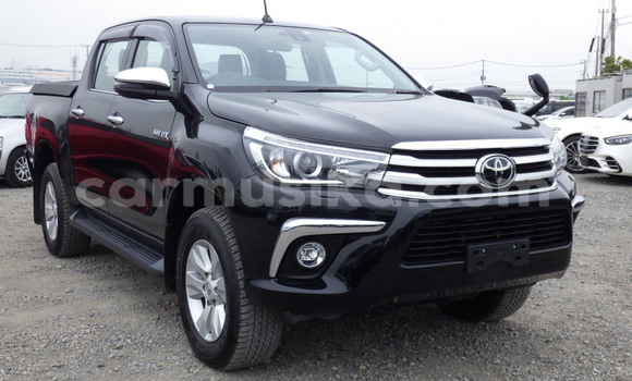 Nunua Ilio tumika Toyota Hilux Nyeusi Gari ndani ya Gweru nchini Midlands