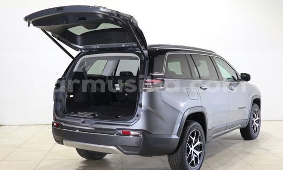 Nunua Ilio tumika Jeep Commander Fedha Gari ndani ya Harare nchini Harare Nunua Ilio tumika Jeep Commander Fedha Gari ndani ya Harare nchini Harare