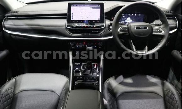 Nunua Ilio tumika Jeep Commander Fedha Gari ndani ya Harare nchini Harare Nunua Ilio tumika Jeep Commander Fedha Gari ndani ya Harare nchini Harare