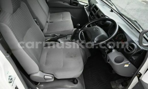 Acheter Occasion Utilitaire Toyota Dyna Blanc à Beitbridge, Matabeleland South Acheter Occasion Utilitaire Toyota Dyna Blanc à Beitbridge, Matabeleland South