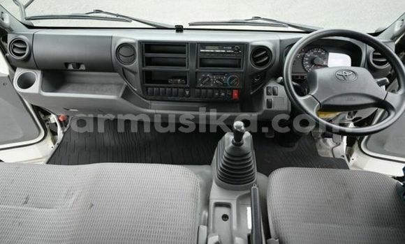 Acheter Occasion Utilitaire Toyota Dyna Blanc à Beitbridge, Matabeleland South Acheter Occasion Utilitaire Toyota Dyna Blanc à Beitbridge, Matabeleland South