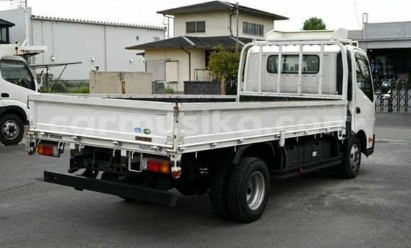 Acheter Occasion Utilitaire Toyota Dyna Blanc à Beitbridge, Matabeleland South Acheter Occasion Utilitaire Toyota Dyna Blanc à Beitbridge, Matabeleland South